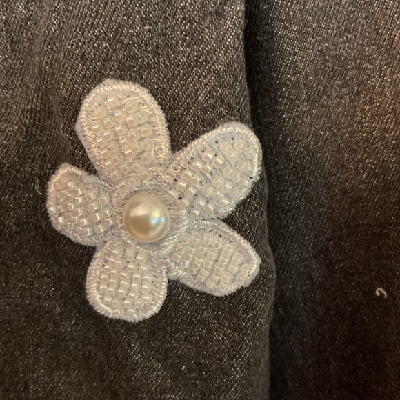 Black Denim Jacket with White Daisy and bead Accents, by Blue Velvet size medium - Picture 9 of 13